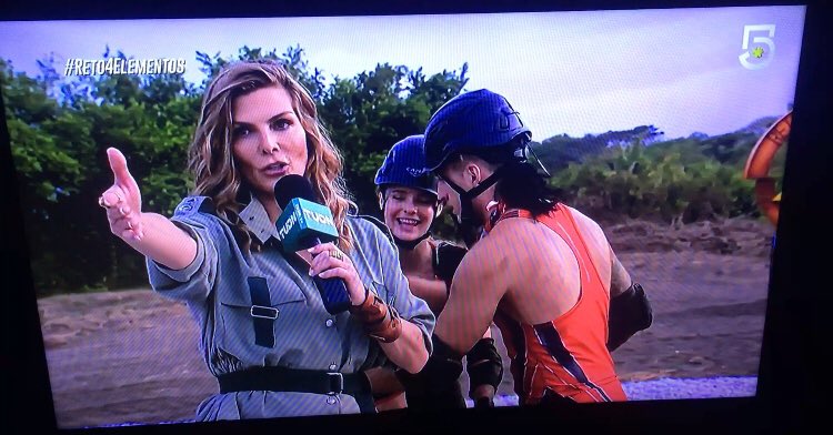 8_ines2017's tweet photo. Viendo a @Montserrat33 en @reto4mx #Reto4Elementos 💦 🌬 🔥 🪨 REEEETOOOOOOOO! https://t.co/9V5knWfyKx