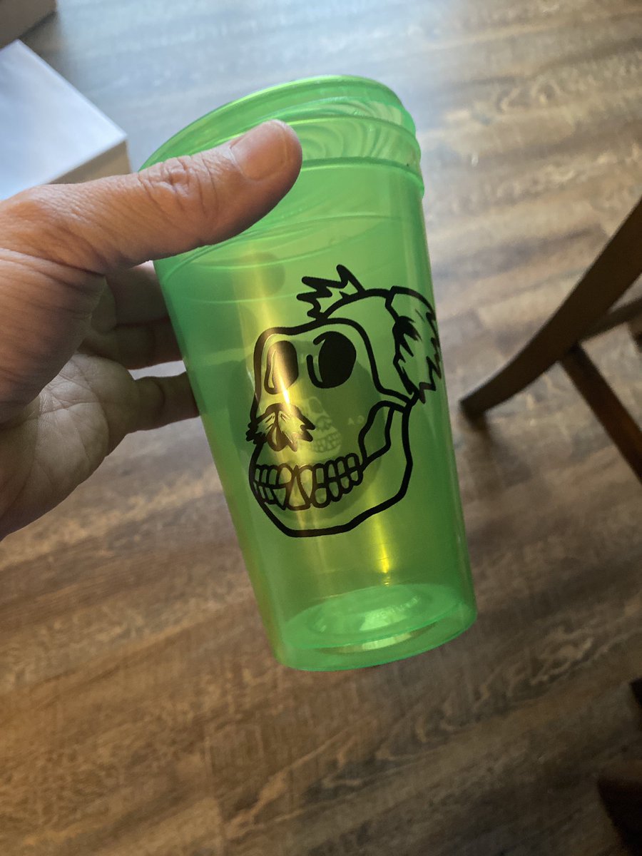 CarpentryNick's tweet photo. Whats going on in the @GrandpaApeCC discord??? Come find out 👀👀#GACC #MACC https://t.co/RYB5QrxiDV