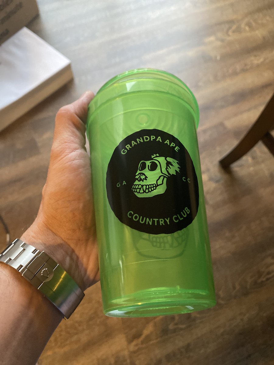 CarpentryNick's tweet photo. Whats going on in the @GrandpaApeCC discord??? Come find out 👀👀#GACC #MACC https://t.co/RYB5QrxiDV