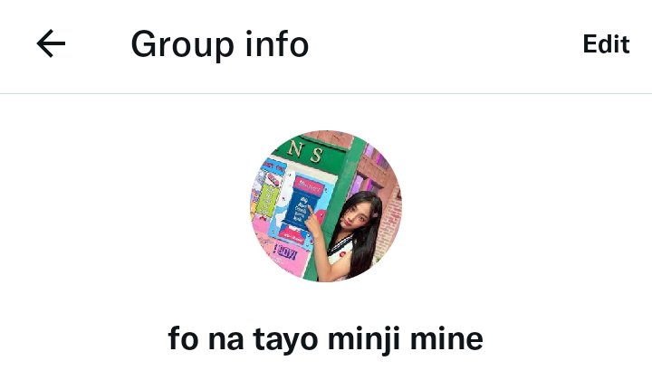 chooties, kailan tayo magkakaroon ng trio name HAHAHAHA 2 months na tayong nagbabardagulang tatlo kay minji. 😭