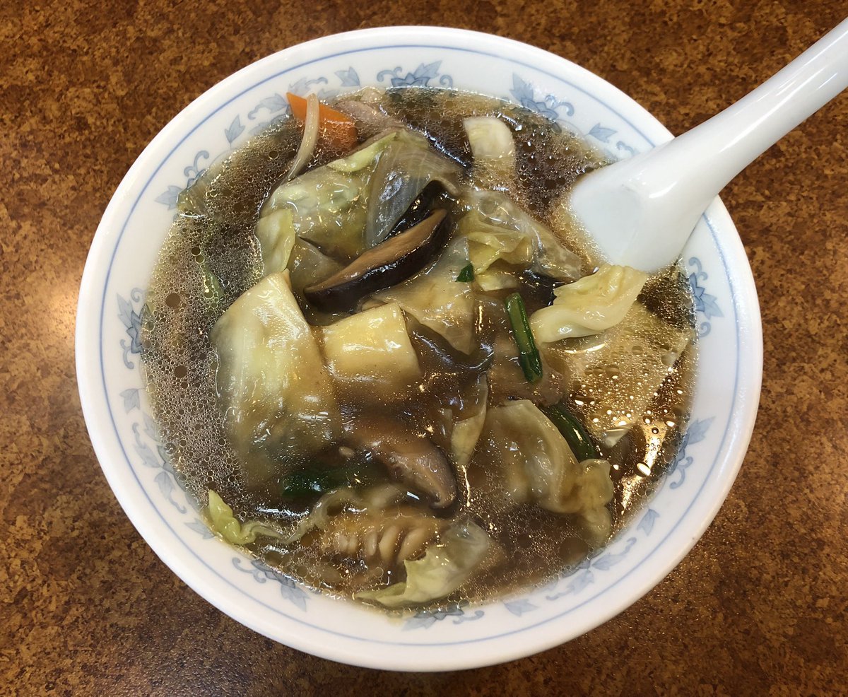 【新楽】春日市の「中華新楽」で「シイタケソバ」を頂きました。地元では評判の一品ですが、椎茸のいい味がスープに出ていて想像以上に美味しかったです。多分他のメニューも美味しいでしょう。