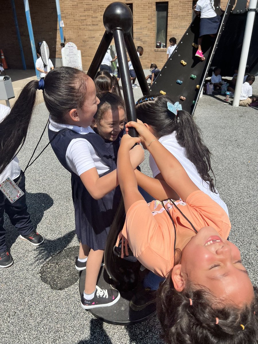 Olia Hardy tweet media