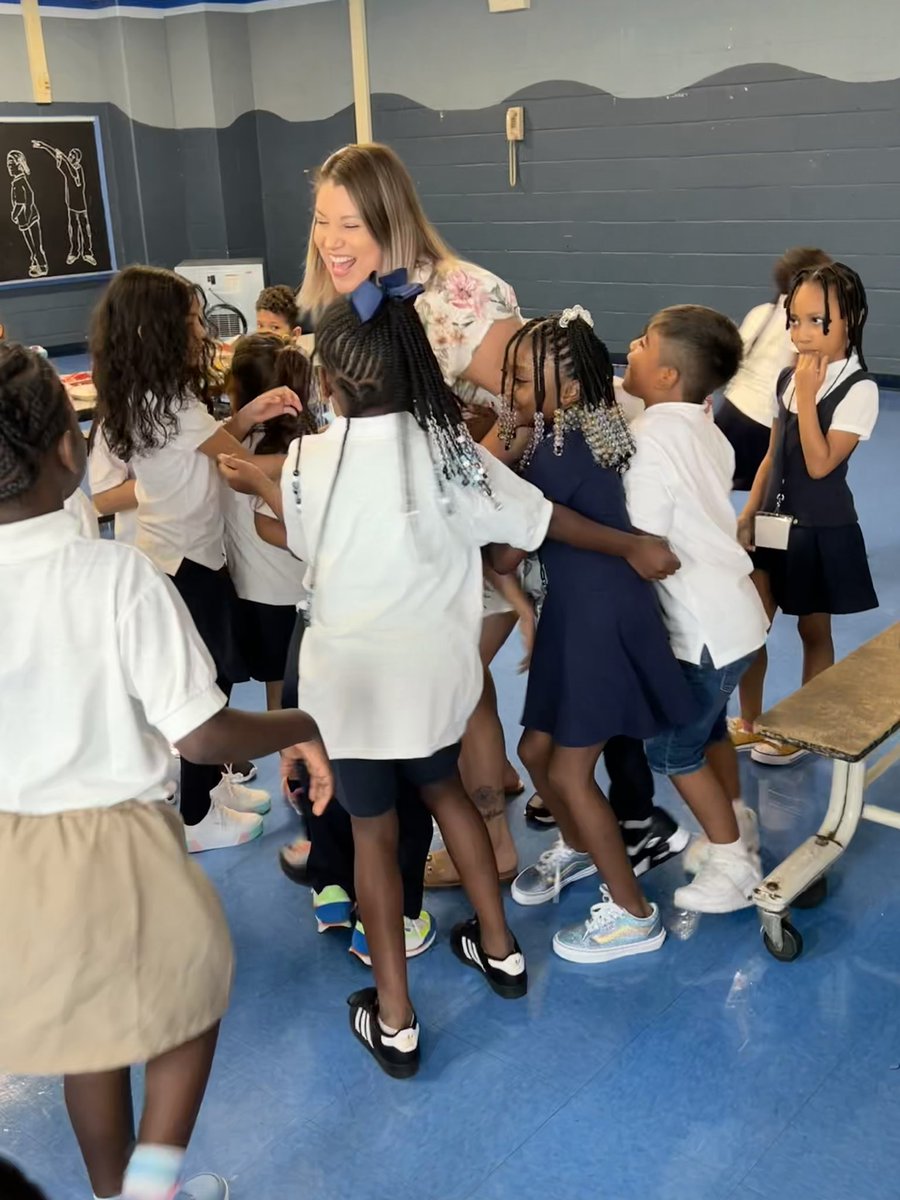 Olia Hardy tweet media