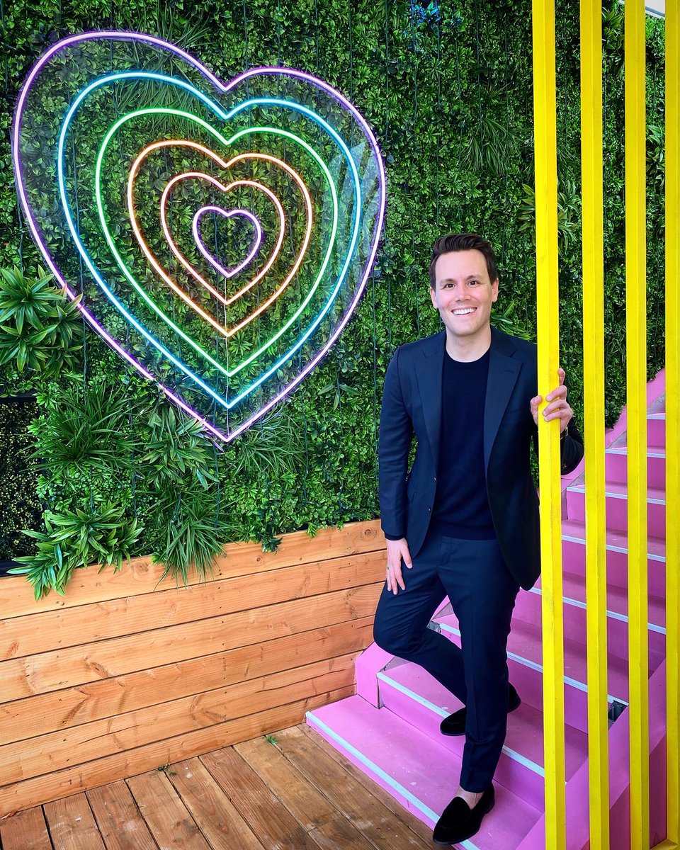 MATTHEWHOFFMAN1's tweet photo. A Matty enters the Villa…..Congratulations to the entire #LoveIslandUSA @itvamerica and @peacocktv families on an absolutely incredible Season!!!

Our latest episode has EXCLUSIVE interviews with our finalists, and Season 4 winners! CLICK BELOW: 

https://t.co/H8hOHVFbI4 https://t.co/cdf2jJ5xuu