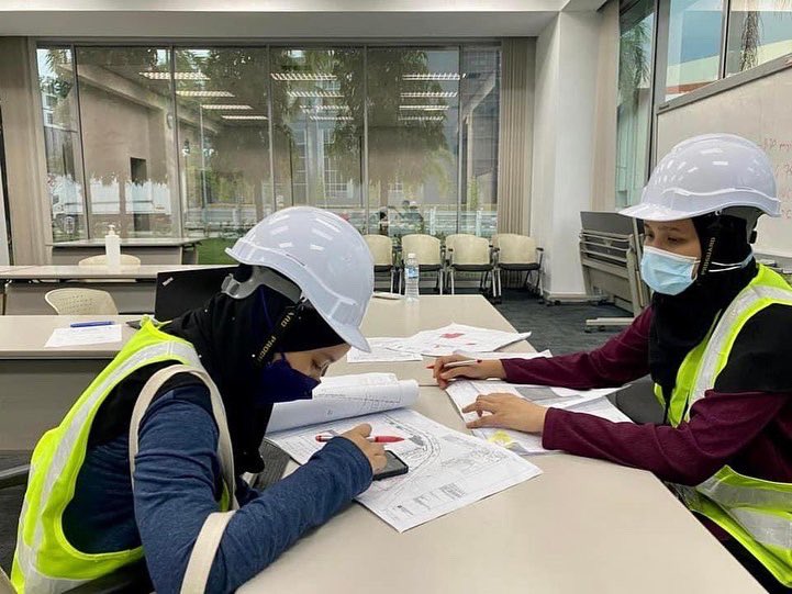IPMEnquiry's tweet photo. ✅ Site measurement and verification for building plan submission and fire certificate application soon. 🦺📏🏭

#IPMProfessionalServices #BuildingPlan #FireCertificate #SubmissionProcess #BuildingApproval #BombaApproval #SiteVerification #ManufacturingPlant #Architect #Engineer https://t.co/nxnsF6gs7r