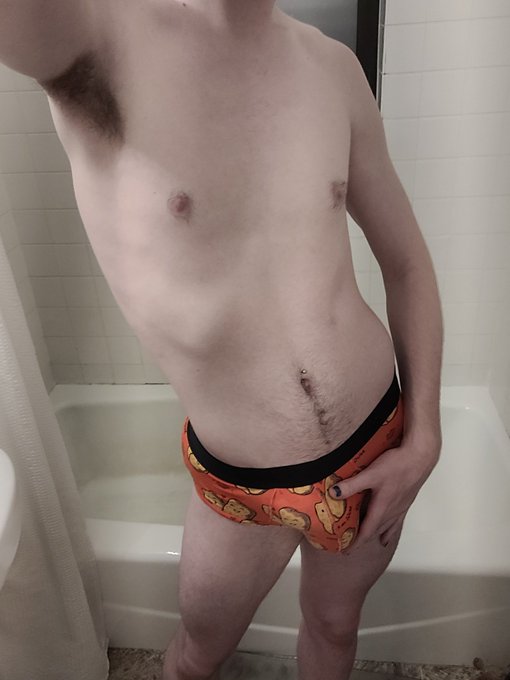 1 pic. Getting horny in the bath tub https://t.co/8aOr6S6SUS