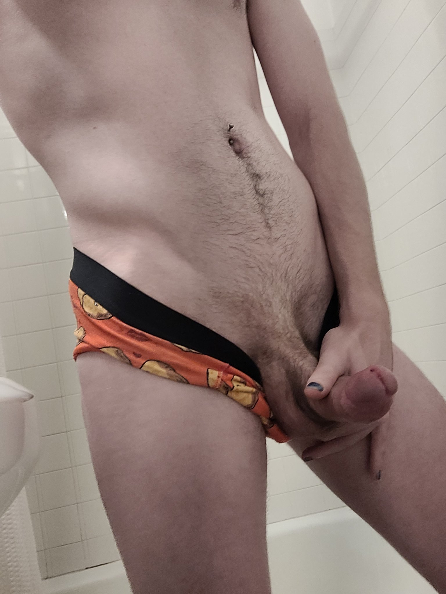 4 pic. Getting horny in the bath tub https://t.co/8aOr6S6SUS