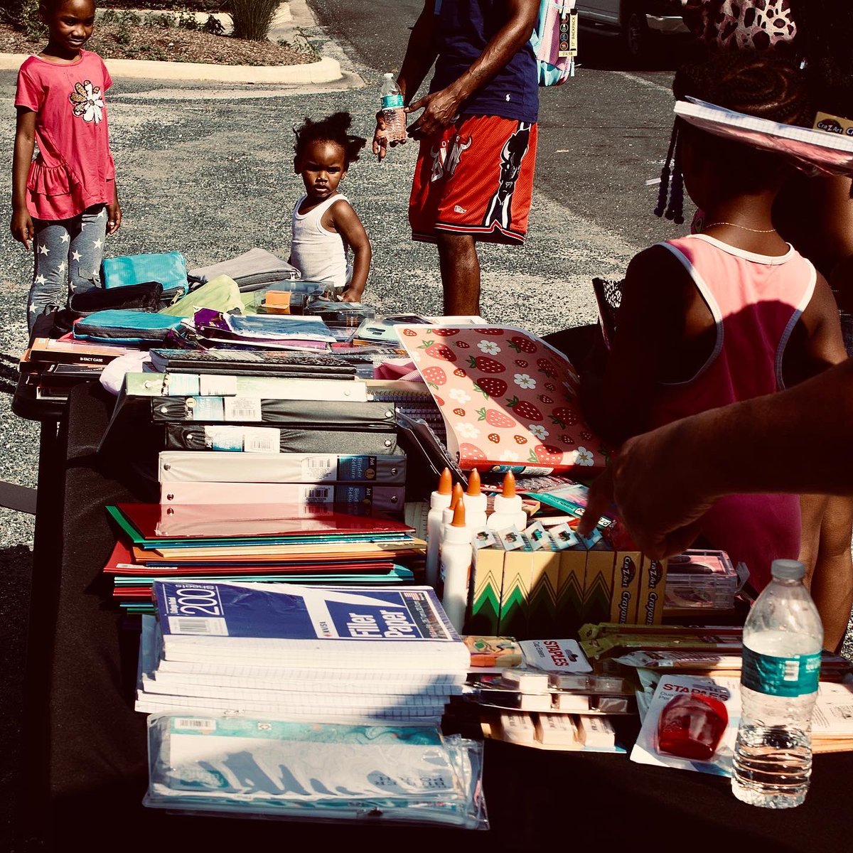 RareBloodedEnt's tweet photo. See y’all next school year! ✌🏾
#fortheyouth
#back2schooldrive
#therarebloodedway

Rise.Above.Reaching.Excellence. https://t.co/EmIjyZBXZt