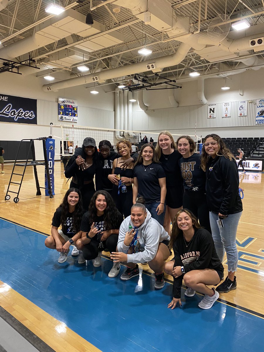 LCC_WBB's tweet photo. OTAs Day 1 comes to a close! We settle in for the night with a great win from @LopesVolleyball #WhyNotUs https://t.co/Bbh70aXwry