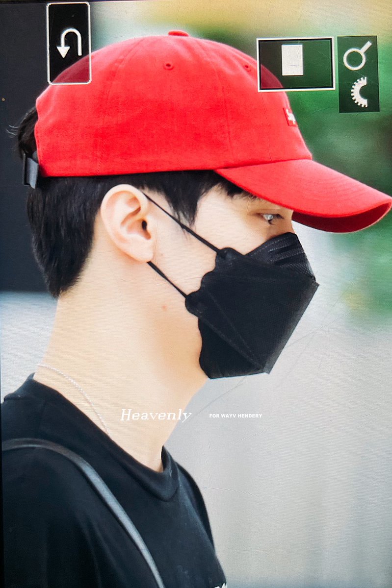 220830
#HENDERY #黄冠亨 #헨드리 
#WayV #威神V #웨이션브이