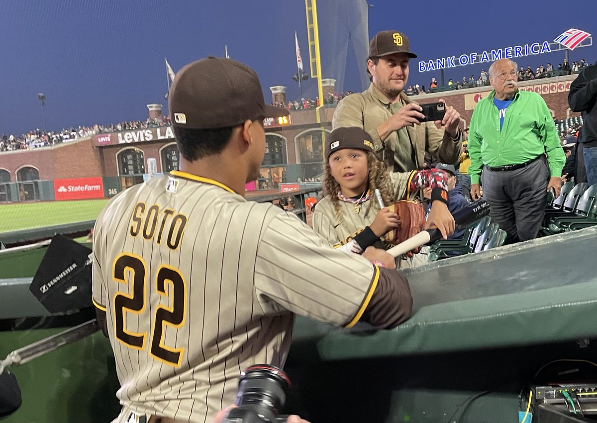 heyscan's tweet image. If an autograph wasn’t cool enough how about a Juan Soto bat? Thank you Mr. Soto!!!