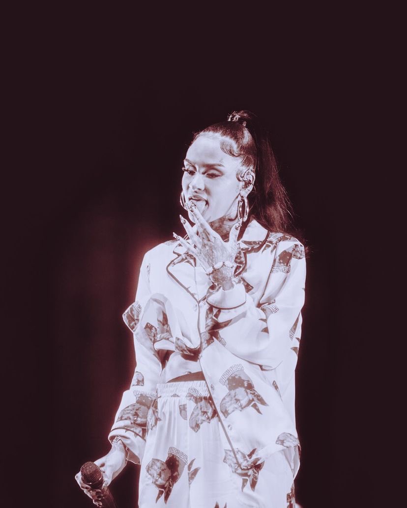 kehlanifiles's tweet photo. kehlani rocking PJ’s at the Indianapolis show https://t.co/bKQMShnJl2