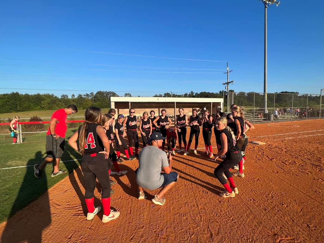 SMMHSEagles's tweet photo. #MSsoftball Congrats to our Middle School SOFTBALL JV team on a victory at Whitwell tonight! 🥎❤️🦅 #SMMHSsoars
Varsity barely lost. Girls scheduled to be at Hixson on Tuesday evening. #GoLadyEagles https://t.co/GajZH4b6BY