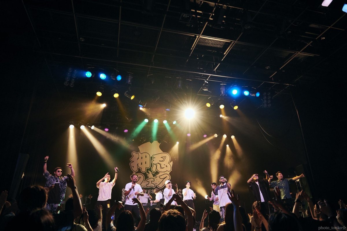 office_M_J_T_'s tweet photo. 改めて昨日は押忍フェスありがとうございました！

配信チケットは9月5日まで販売しております。

最高のアーティストのライブを是非ご覧ください♪

https://t.co/BI2thouzXJ

#押忍フェス
#梅田サイファー 
#ryotheskywalker
#OverTone 
#DROP

@aaa_DROPosaka 

photo by 高橋とんこ(@tonko345 ) https://t.co/raKKhHqAkl