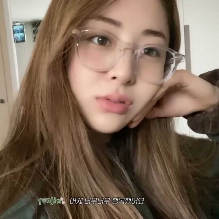 fasahero's tweet image. 💭 . . . hi, i&apos;m yanni ! new to #studytwt  / #studytwtph 🌷 looking for friends :]

✧ she her, 03, enfp, libra
✧ 2nd year tourism student
✧ filipino / english
✧ likes: music &amp;amp; movies

📎 like or rt to be mutuals!