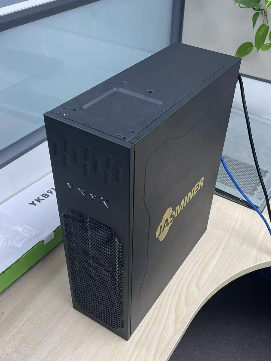#JASNews Let's take a look at the real pictures of the new version of #JASMINER X4-Q. It is the same size (3U size) and the same noise (<40db) as the computer mainframe, which will bring miners a more efficient, energy-saving and quiet mining experience! (via <a href="/JingleMining/">Jingle Mining</a>) #ETC