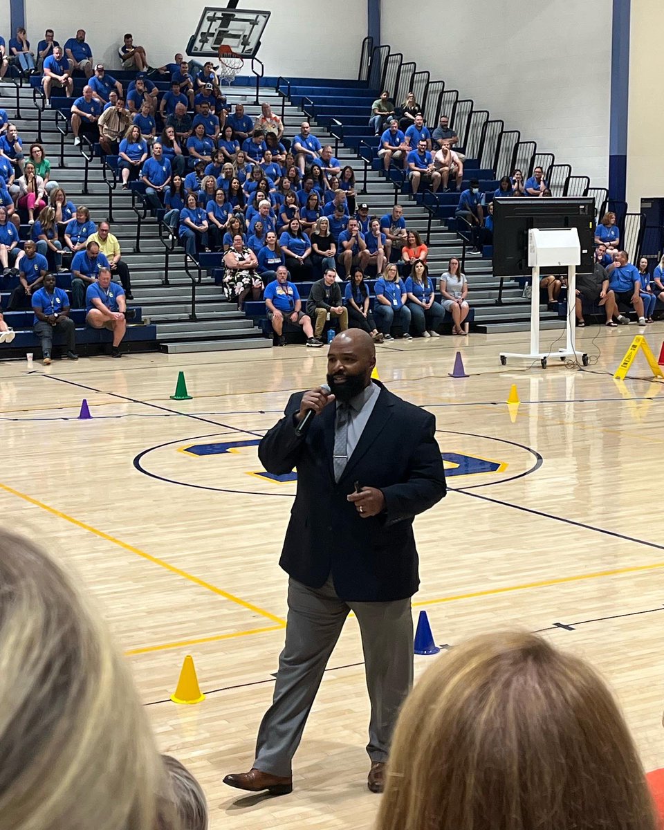 Drdjcarter's tweet photo. Thankful to God for the opportunity speak at IRSDs returning teacher celebration, to deliver the message of building relationships, trauma informed care, and equity to our awesome district staff! #relationshipsmatter #teachersaresuperheroes #closegaps #collegiality #proudtobeIRSD https://t.co/iTsKYscXHd