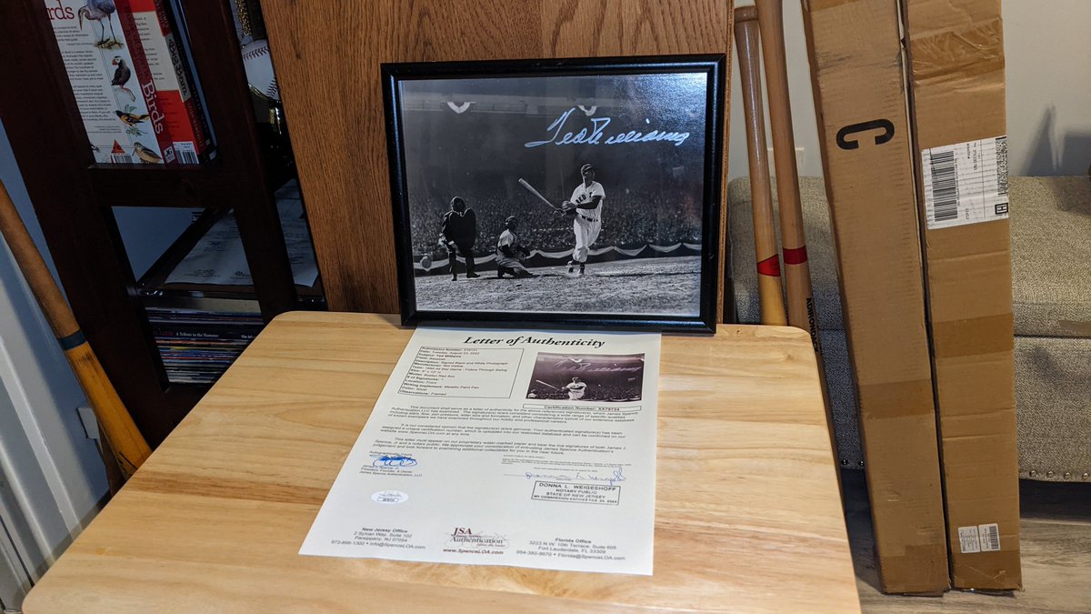 lanc_supcap3841's tweet photo. Listed some nice #tedwilliams #signed and framed #jsacertified #photos Enjoy... @cliff @Markhoyle4 @RALewis3 #baseballmemorabilia #joedimaggio #baseball #mlb https://t.co/qmdROGqspF