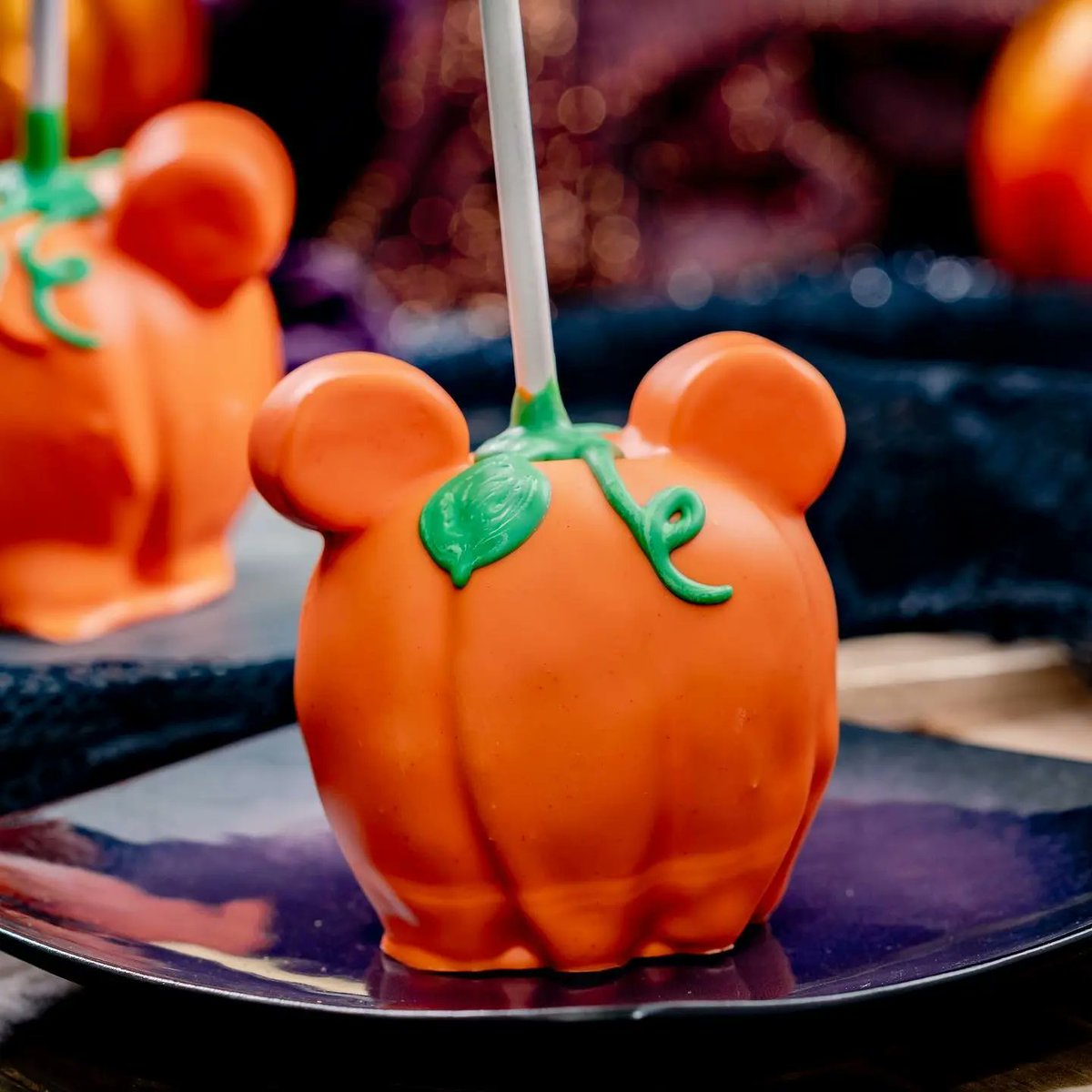 ViernesMagazine's tweet photo. Estas delicias de Halloween son parte de las golosinas que servirán en los parques Disney, a partir de septiembre y hasta noviembre. ¿Cuál se te antoja?
#Halloween https://t.co/GBuPocPrKT