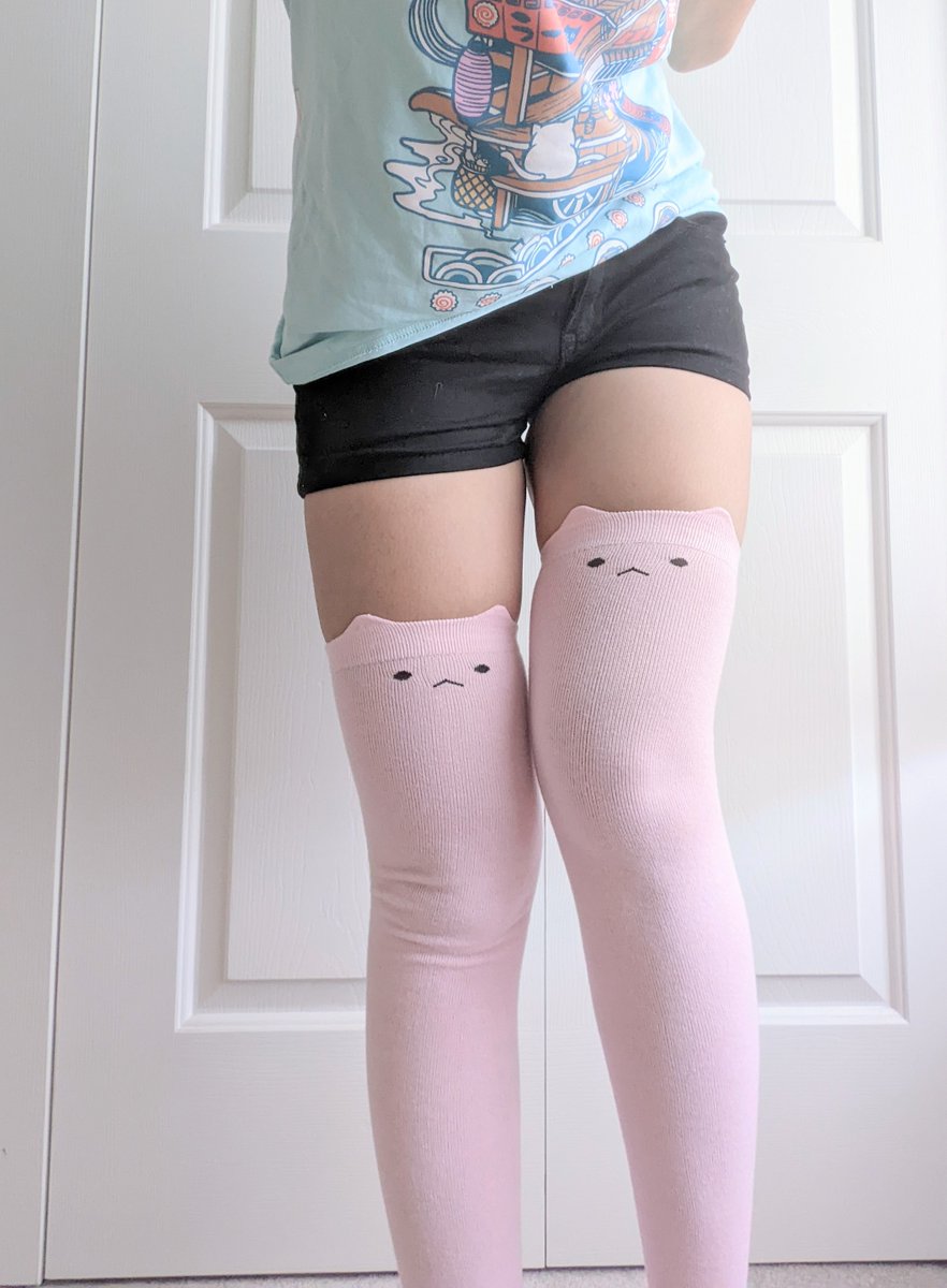 「IROIRO Thigh Socksare now up for prerder」|Chiro🐟Kawaii Kon AA#517➡️Sakura-con 527のイラスト
