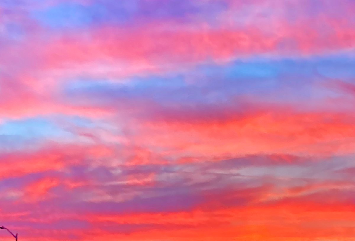 SunsetSnaps's tweet photo. RT @theygone238: Long to forgets
Every burn, a blade.
Soul strings cut a trade..
A since always gets
#pupulesky @86Cujo
Breezes they have their own direction. #sunsetphotography #art to #checkequipment
Means you also.
The horizon, will hold. https://t.co/EmKfH4AqdL