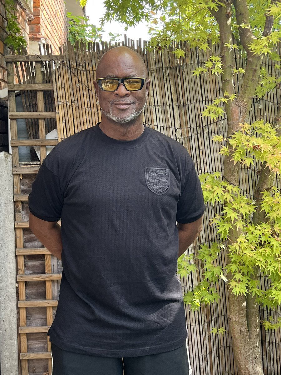 TrowsdaleGary's tweet photo. Nice work @umbro the top @EnglandFootball look for @BhmUK modelled by @ChelseaFC legend @Kingcanners Weโre looking forward to working together @_PCFoundation and @ChelseaSTrust to create best ever club football anti racism campaign @Dannythefink @StamfordChidge #ChelseaTogether https://t.co/cxgMfawPxN