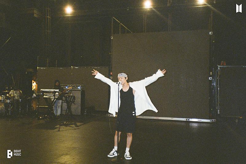 hiyeppeuda_uri's tweet photo. Yeoksiii my boy!!
CONGRATULATION J-HOPE
HISTORY MAKER J-HOPE
JACK IN THE BOX LEGENDARY
#JackInTheBox200M #JITB200M
#JackInTheBoxLegend https://t.co/gJX8MvgC6w