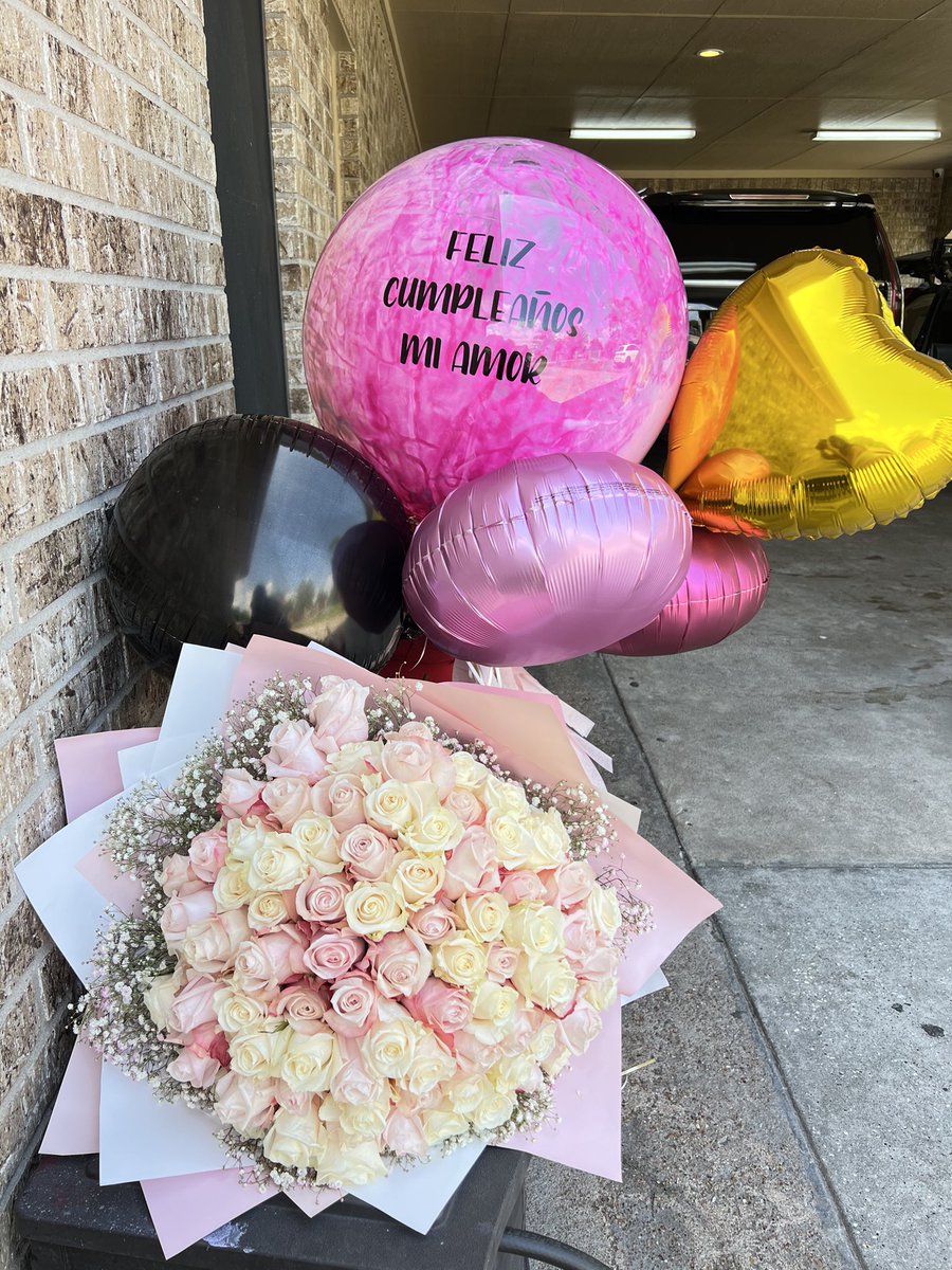 por que las flores hacen a las muchachas muy feliz 💕