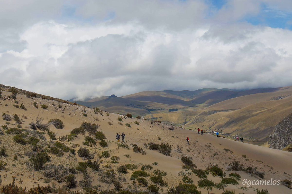 gcamelos's tweet photo. Excursión Fraternal al Templo Machay en el Nevado Chimborazo. El templo es una cueva de material volcánico, considerada sagrada por los Puruhaes, incas y muchas personas en la actualidad. 2/3
#Chimborazo
#Riobamba
#Machay https://t.co/lqTkEwnOJq