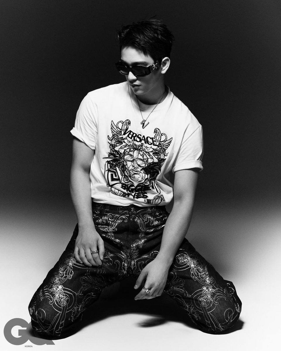 Teamyingg7's tweet photo. JINYOUNG 🍑 versace’s update
@JINYOUNG wearing #VersacePreFall22 for @GQKOREA
🔗 https://t.co/OrpVM1UOdG
#JINYOUNG #진영 @JINYOUNG
#GOT7 #IGOT7 #갓세븐 @GOT7 https://t.co/5qiPgcaBTs