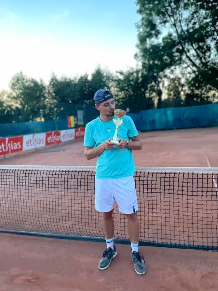 Not_Esportivas's tweet photo. ITF Tennis!
Parabéns aos tenistas campeões do @worldtennis de M15 de Lambermont na Bélgica
Simples: Simon Beaupain (🇧🇪) 🏆 (1)
Duplas: Ethan Cook (🇦🇺)/ Karl Friberg (🇸🇪)
#ITFtennis #tennis #EthiasOnTour #Lambermont #SimonBeaupain #EthanCook #KarlFriberg https://t.co/9S0WFEATom
