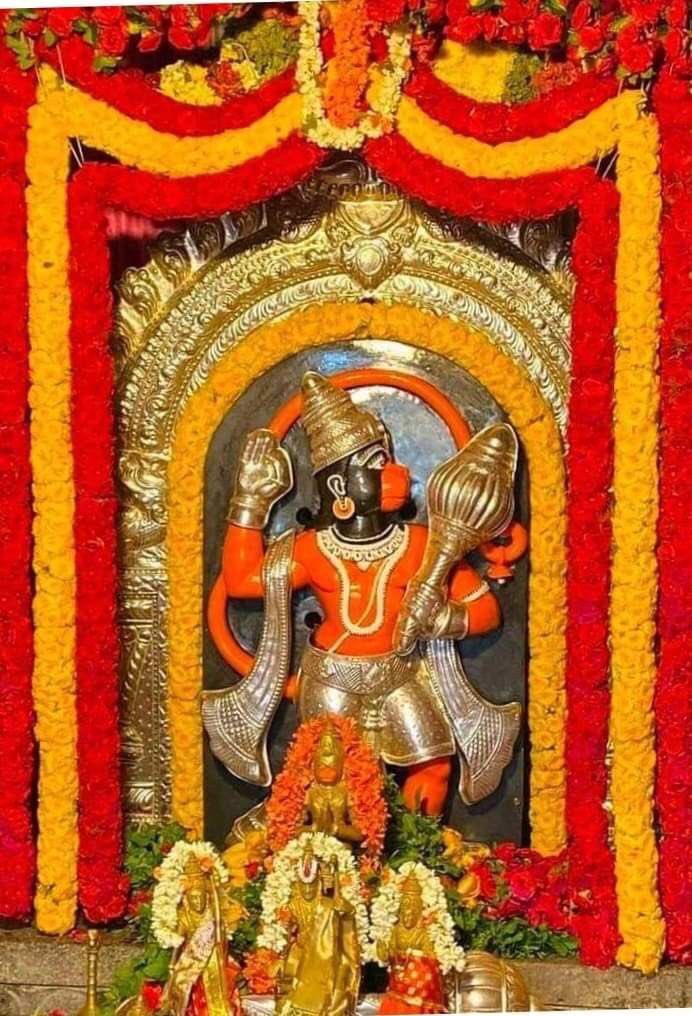 SunainVyas's tweet photo. राम नाम रटते रहो, धरे रहो मन धीर। 
सब का काज सँवारते, सीता पति रघुवीर।।

जय श्री सियाराम जय श्री हनुमान 🙌🏻🙌🏻 https://t.co/6QIFBw23DB