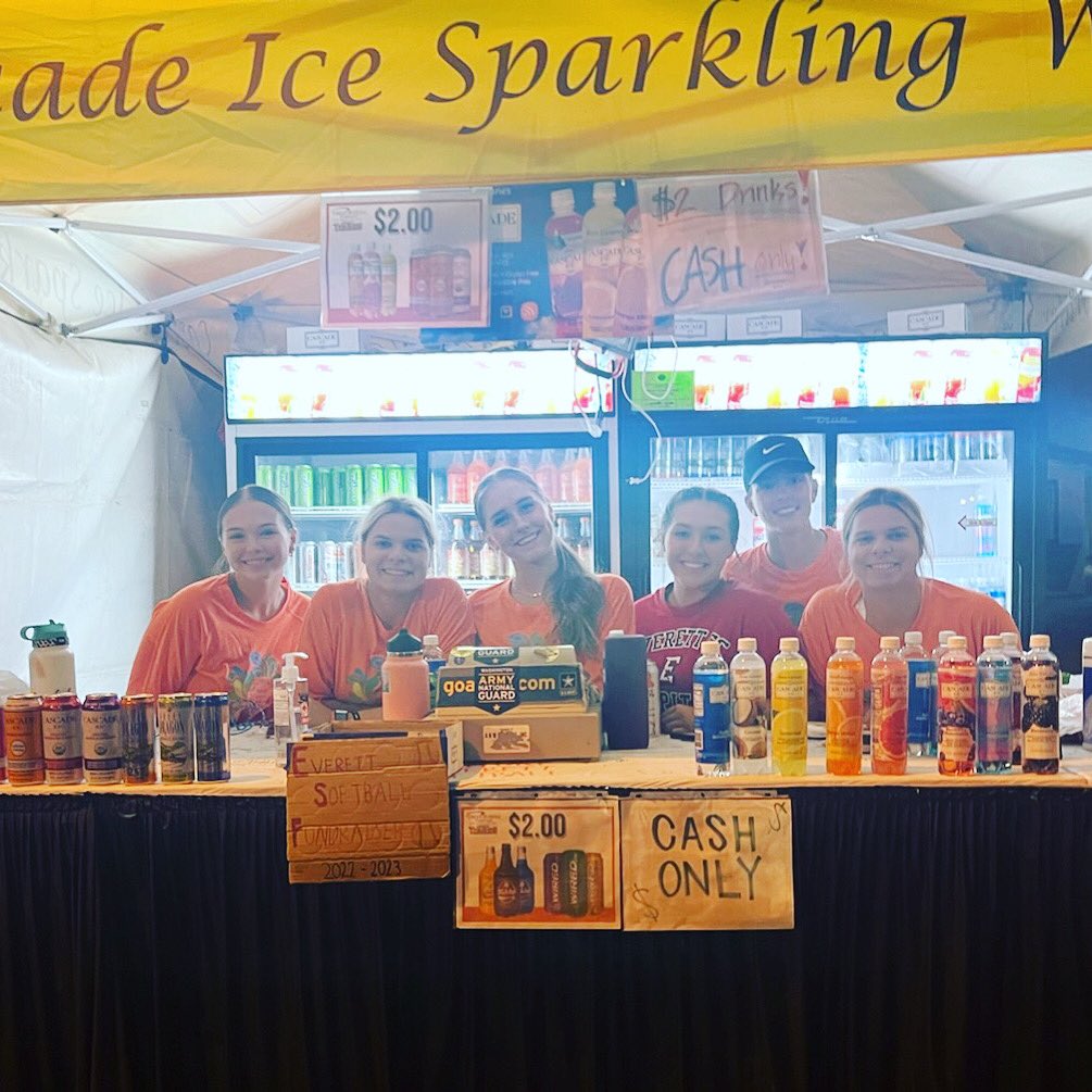 fpcatch4's tweet image. Day 5 in the books! Come support Trojan Softball tomorrow at the Evergreen State Fair! #evergreenstatefair #uniquebeverage #trojans #trojansoftball #evcc #evccsb @evcc @EvCC_Trojans @EverettCC