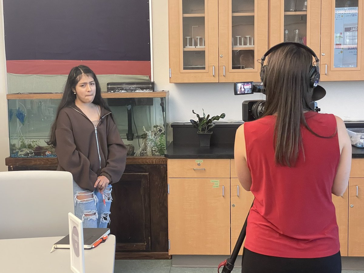 AmazingRandy's tweet photo. This morning @greatdaycotv visited CaseyMiddle School to speak with @Erinsmayer and her students. In early September, the show will highlight Erin and the other two Colorado teachers who received stipends from @Society4Science this year for science research. #BVSDProud https://t.co/Qzd5iNrWcv
