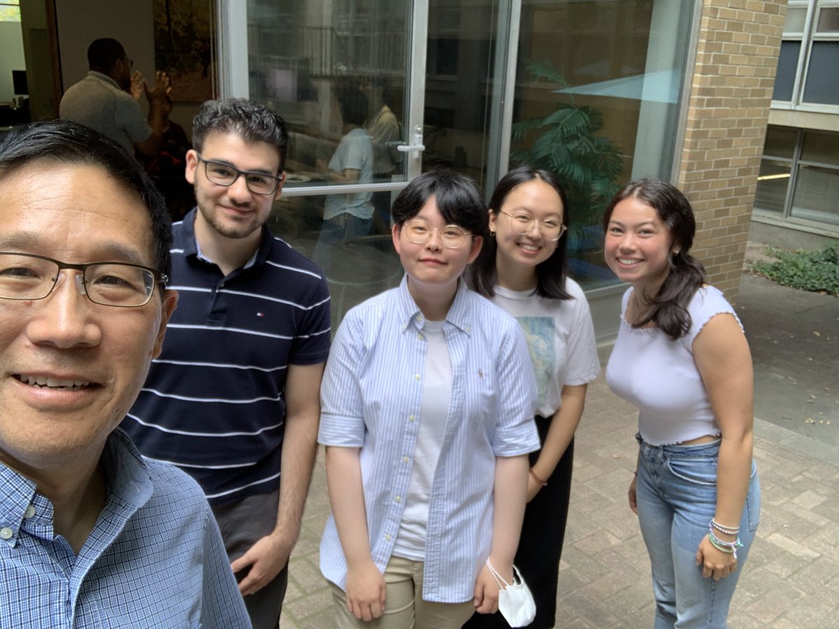 UofTEngDean's tweet photo. So great to have a chance to meet up with some @uoftengineering First-Year Research Fellows and chat about their projects - from neurostimulators to #EngEd, biochar and #GRITLab @Stormwater_LID - being on-campus and chatting with students is so energizing 👍 https://t.co/hTL6rmZ5lG