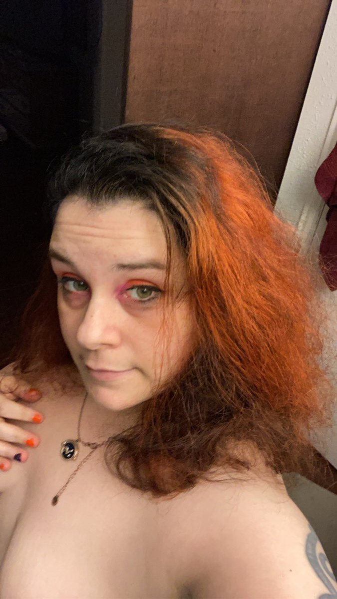 goodgirlgiggles's tweet photo. And bam! #shehot #halloweenhair #body https://t.co/2YxDG6tykT