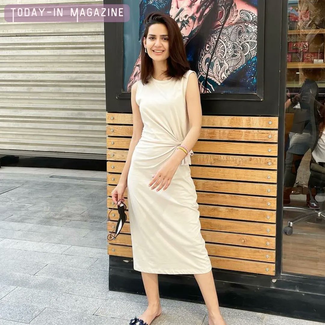 eTodayInPak's tweet photo. #MadihaImam looks the prettiest in her recent pictures for a glam 📸♥️
#todayinpakistan #todayinmagazine #todayinworld #lollywood #actress #celebrity https://t.co/hu3jY2A9jn