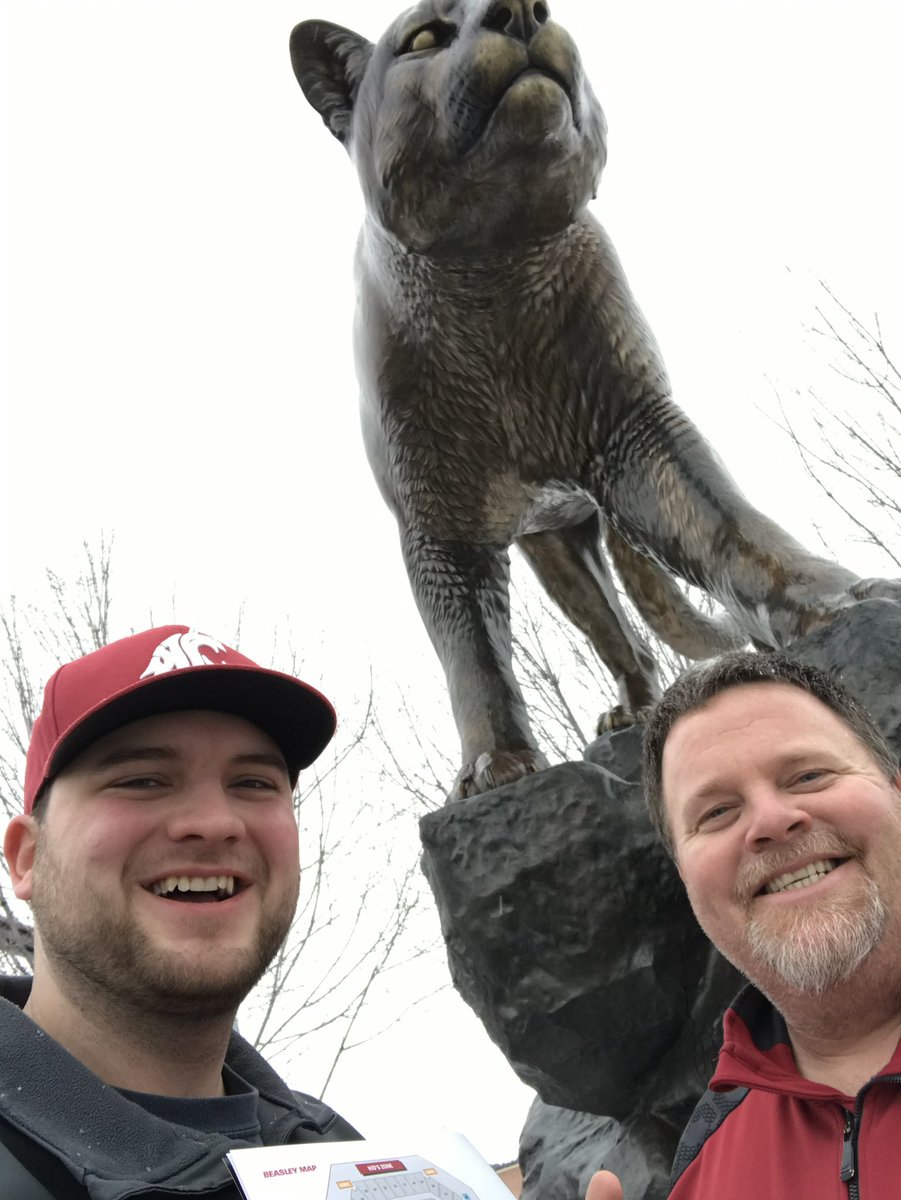 MikeLayman's tweet photo. Looking forward to another 🏈 season and a new chapter on the Palouse! If you don’t know, you don’t know. #HowWeWazzu @HDP78 https://t.co/OSPA8uejz1
