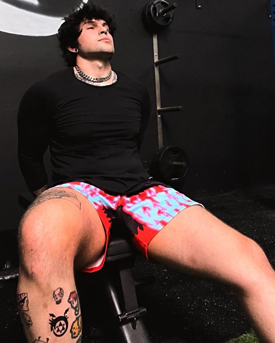 Thick thighs save lives https://t.co/MEbHEfOEHC