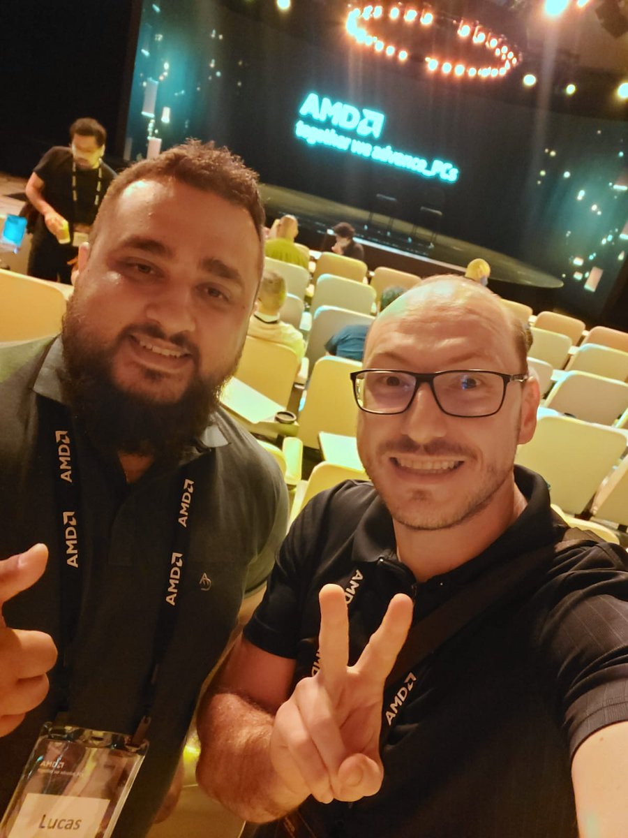 lucaspeperaio's tweet photo. Meu careca favorito, conhecem? https://t.co/AOVf6OtOXq