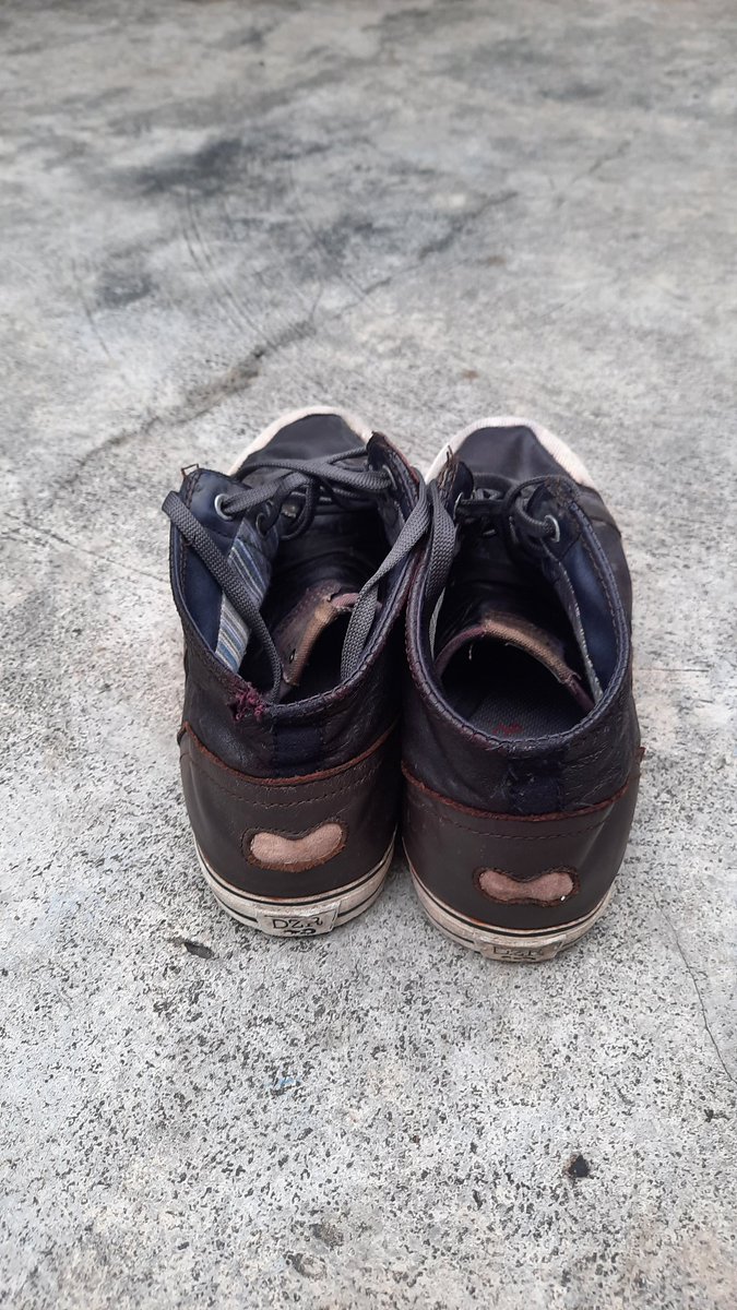 fajriyss's tweet photo. Sepatu cleat mtb DZR size 44 kondisi 8,8/10 gaada jebol sama sekali (sizing sama kayak sepatu sehari2) sudah termasuk tapal 700rb #fnfjb https://t.co/Mx4hXaja9X
