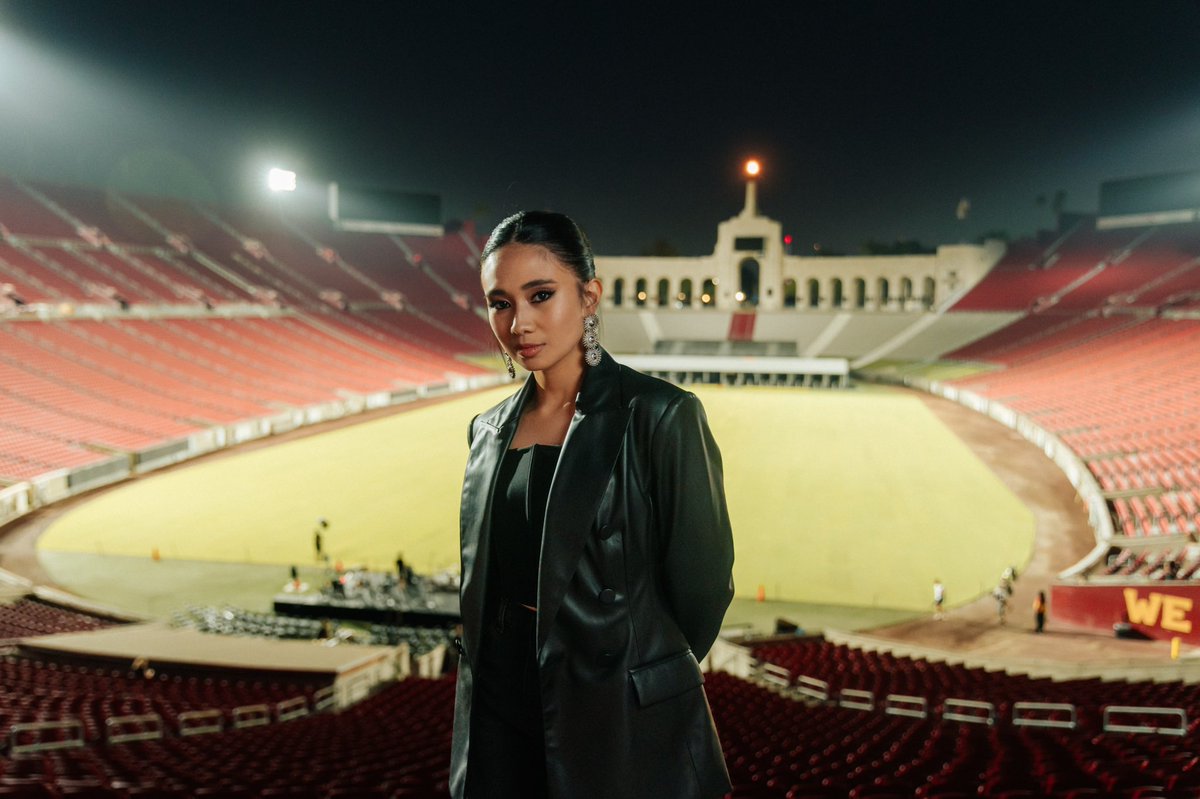 nikizefanya's tweet photo. played one of my favorite shows at the LA Coliseum last friday 🖤 videos coming soon
📸: @nattografi https://t.co/FyL4E4QGGK