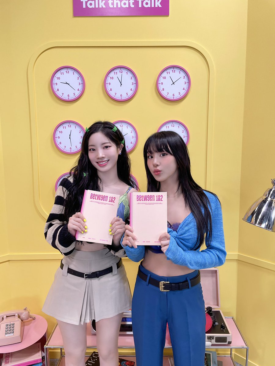 d0sveses's tweet photo. This feels like when two best friends who never take photos together, get their picture taken by one of their mothers https://t.co/q4cGBgmu4E