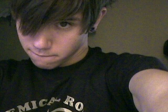 Happy birthday ryan ross specifically only ryan ross it s just ryan ross s birthday today 