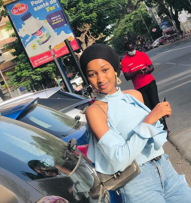GlowMoist's tweet photo. I look like I'm alright but wallahy I need a husband😢 https://t.co/4SabKFerUN