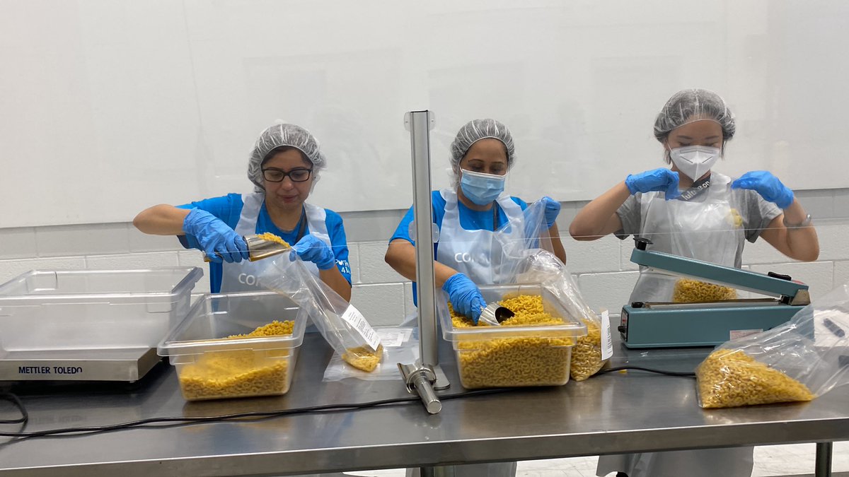 goswami_sm's tweet photo. What a way to end the month with our 3rd Sadhana Samarpan  event at Atlanta Community Food Bank! 
It’s a special feeling to know that the work we did enabled 4200 meals for the needy &amp; homeless in the community. #SadhanaSamarpaNMonth  #purpose4life #TCSEmpowers #BuildingonBelief https://t.co/i6uWRmwA2U