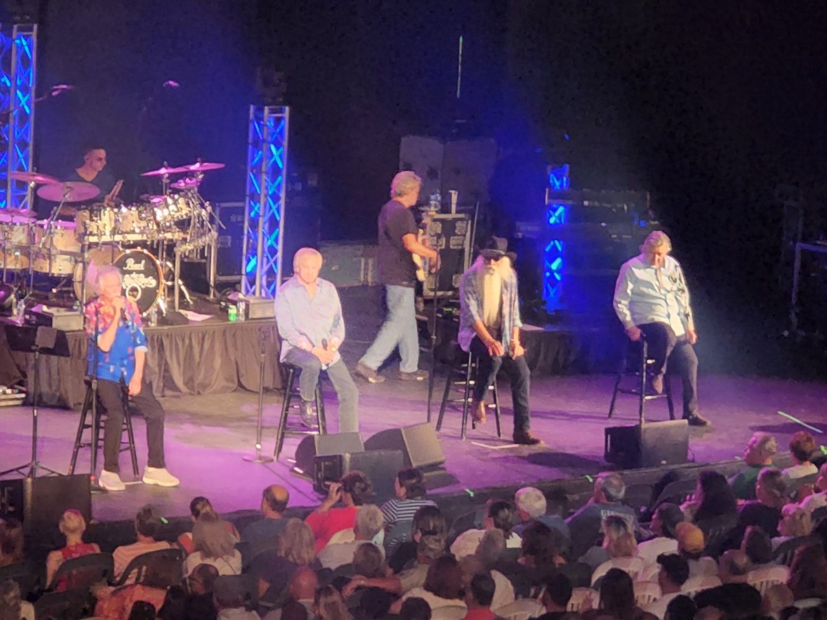 kermibus's tweet photo. #Scera These guys still got it!! Thanks for the great concert @oakridgeboys !!!! ❤❤❤ https://t.co/Zg4l5mZjLf
