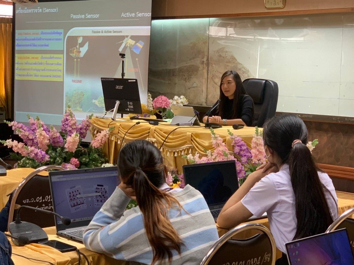 SCGIcenter's tweet photo. 🌐🌠GISTDA ผนึกกำลังพันธมิตร ร่วมกับ มหาวิทยาลัยราชภัฏบุรีรัมย์ กรมการข้าว และกรมชลประทาน จัดกิจกรรมฝึกอบรมหลักสูตร Training for Trainers ให้แก่นักศึกษามหาวิทยาลัยราชภัฏบุรีรัมย์ เมื่อวันที่ 22-23 สิงหาคม 2565 ที่ผ่านมา 🌱

#GISTDA 
#SCGI 
#SCGIcenter https://t.co/wrOFoJX5Jp