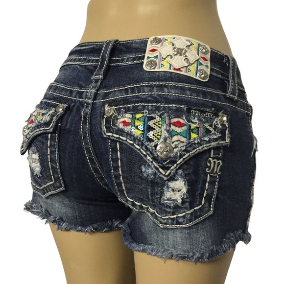 drmartinez058's tweet photo. So good I had to share! Check out all the items I'm loving on @Poshmarkapp #poshmark #fashion #style #shopmycloset #bullhead #graysonthreads #missme: https://t.co/SMfE4UQ231 https://t.co/D2JeleUO5A
