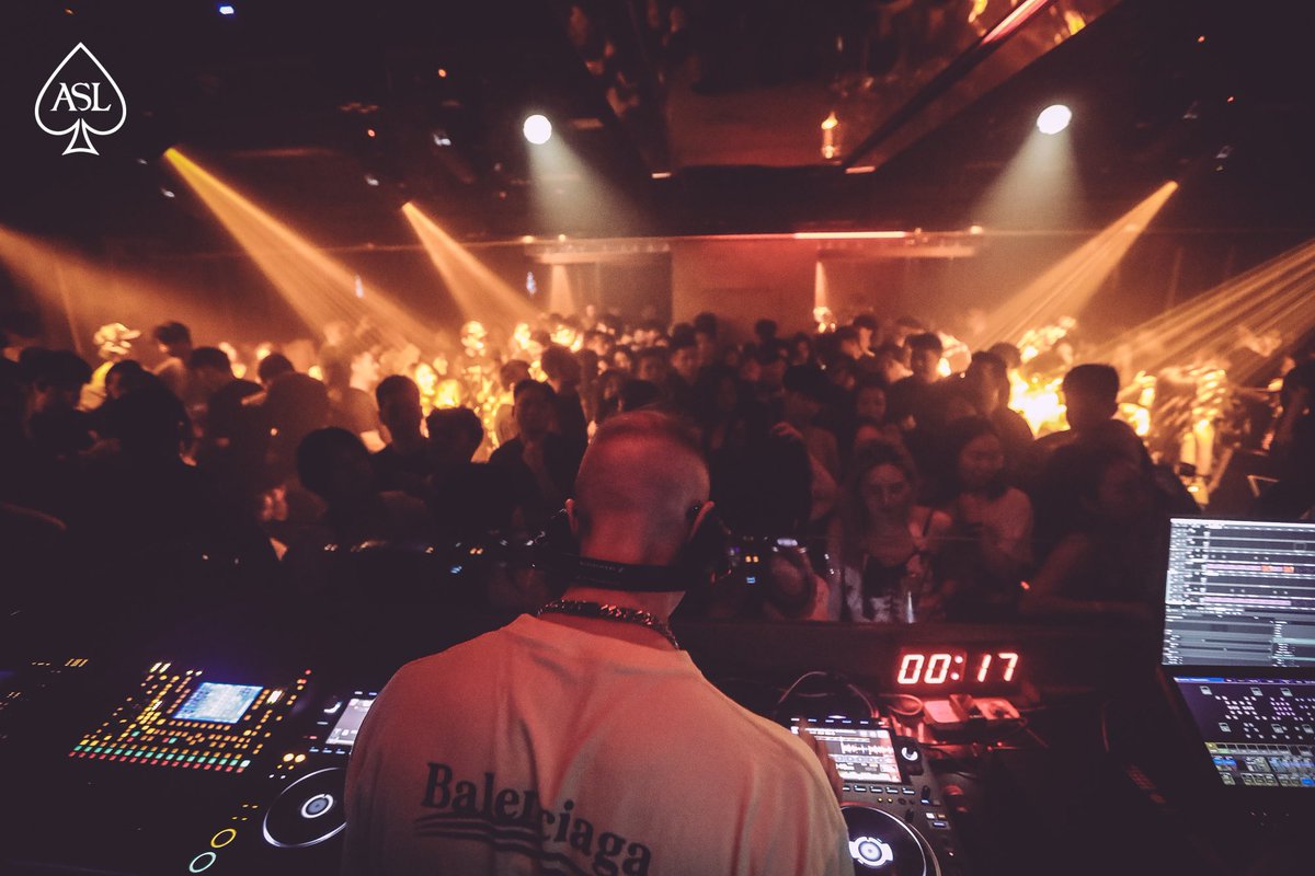 dj_tomwilliam's tweet photo. This Vibe 💯💯💯 #shanghai #asl https://t.co/mGOAWwI8tp